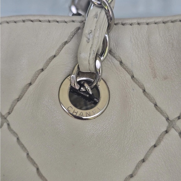 Vintage Authentic Chanel Quilted Tote Bag Cream Chain Strap Leather zip around - Picture 7 of 16